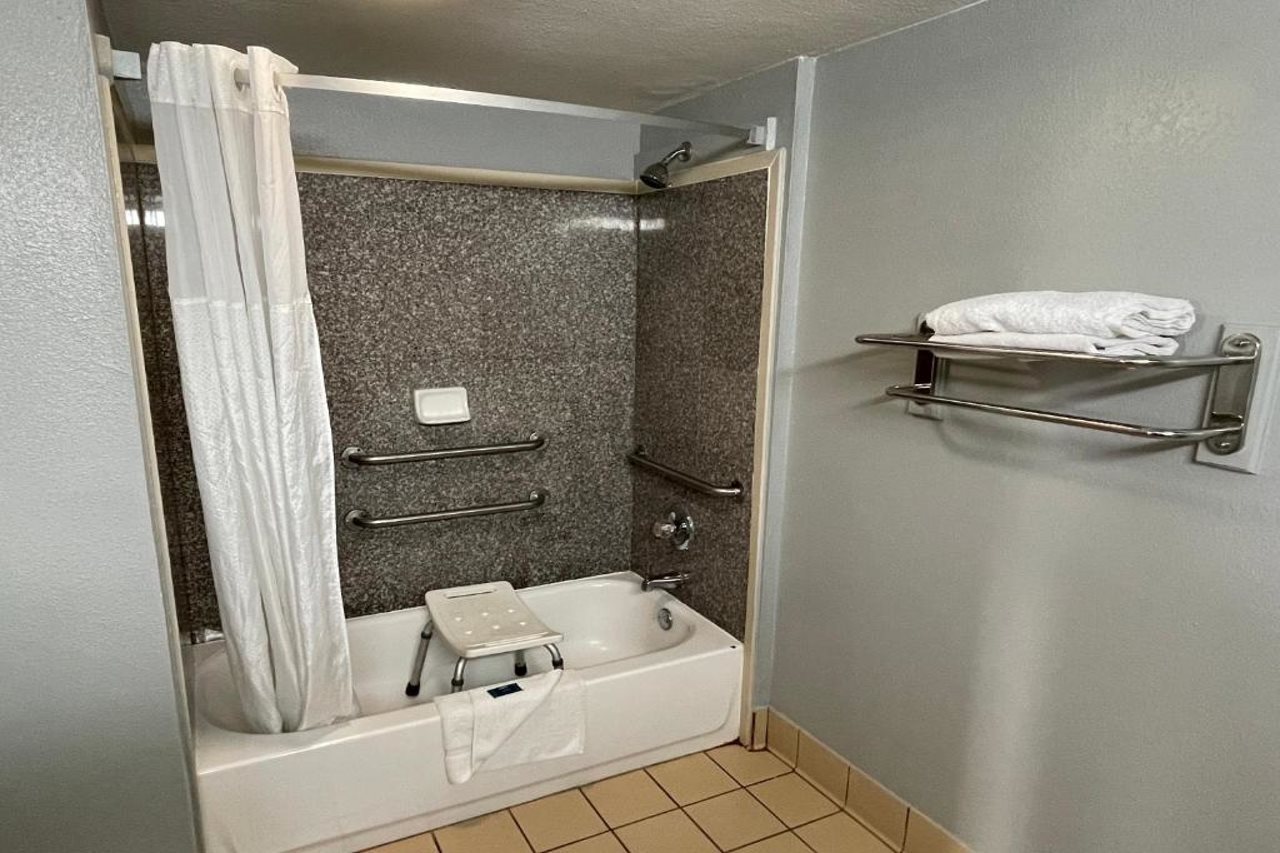 Baymont Inn & Suites Horn Lake Southaven - photo 15