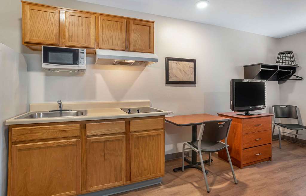 Extended Stay America Select Suites Tallahassee East - photo 8