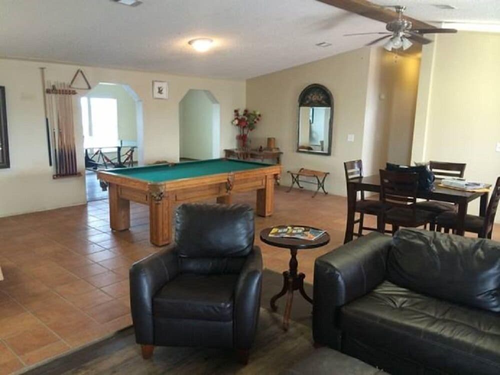 Efs Housing Llc — hotel in Carrizo Springs