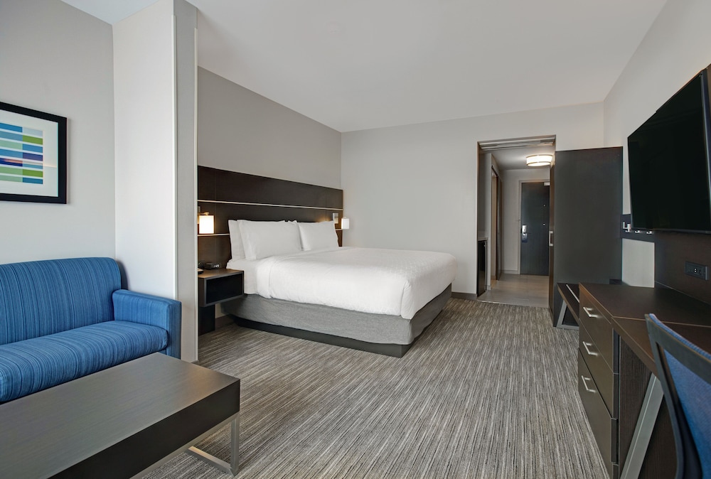 Holiday Inn Express & Suites Milwaukee Brookfield by IHG - photo 9