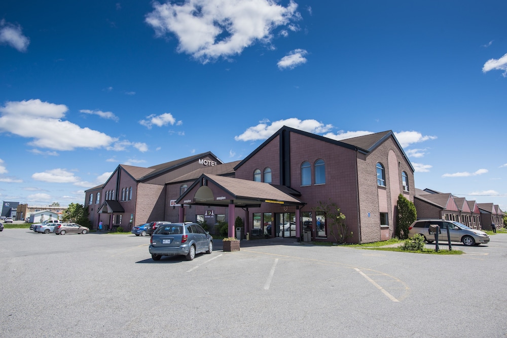 Amosphère Complexe hôtelier - carbon neutral hotel in Amos