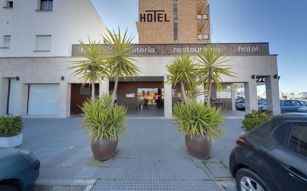 Hotel Moya — hotel in Navalmoral De La Mata