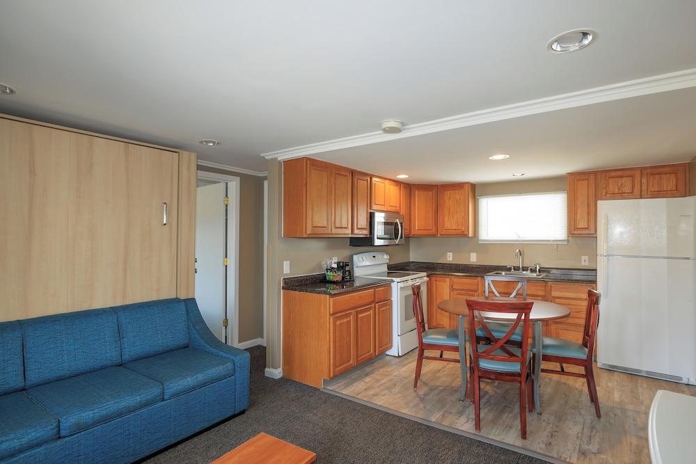 The White Sands Oceanfront Resort & Spa - photo 14