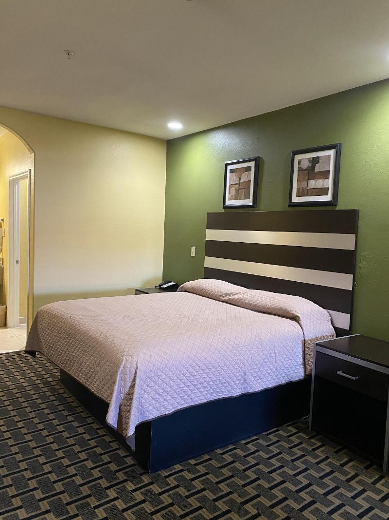 Redwood Suites - photo 13