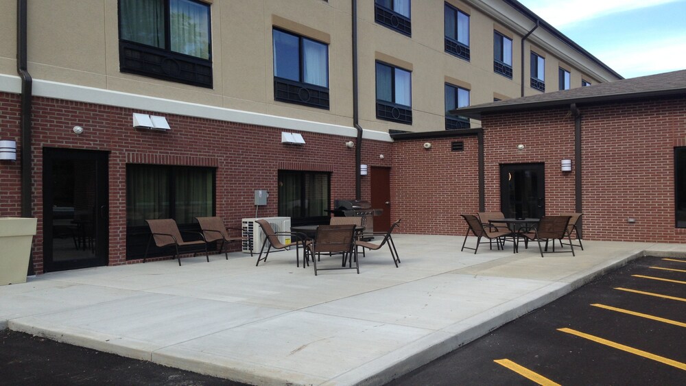 Holiday Inn Express & Suites Cambridge by IHG - photo 16
