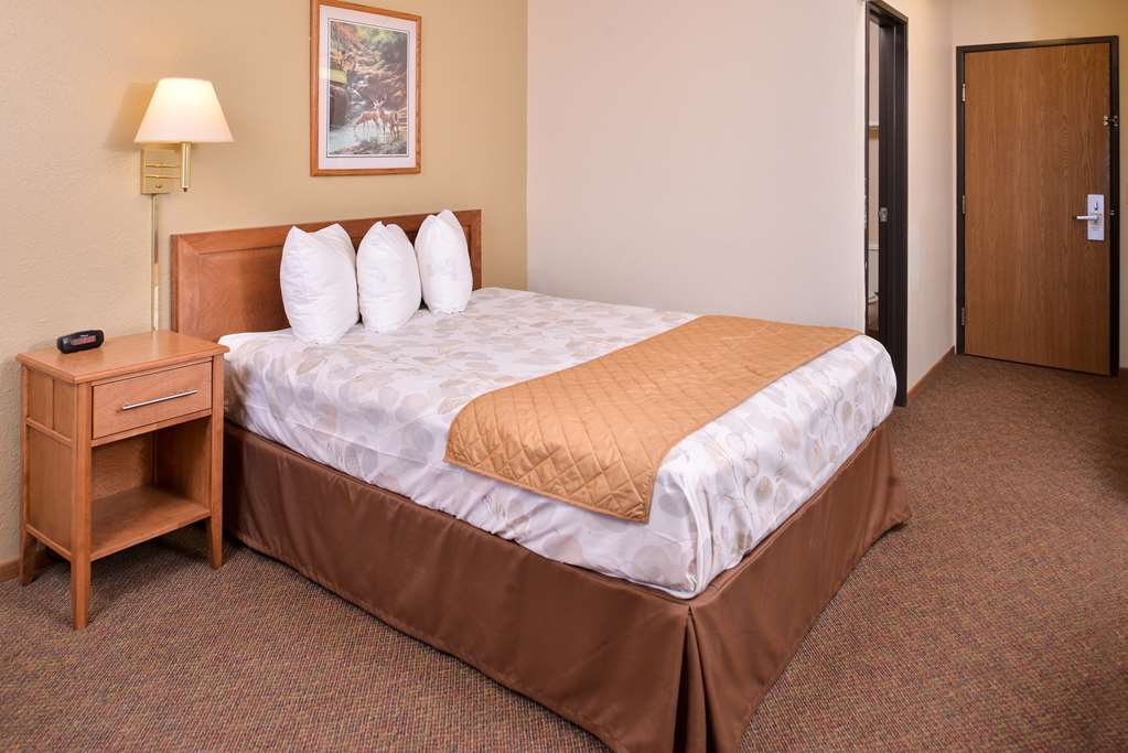 Americas Best Value Inn Missouri Valley - photo 8
