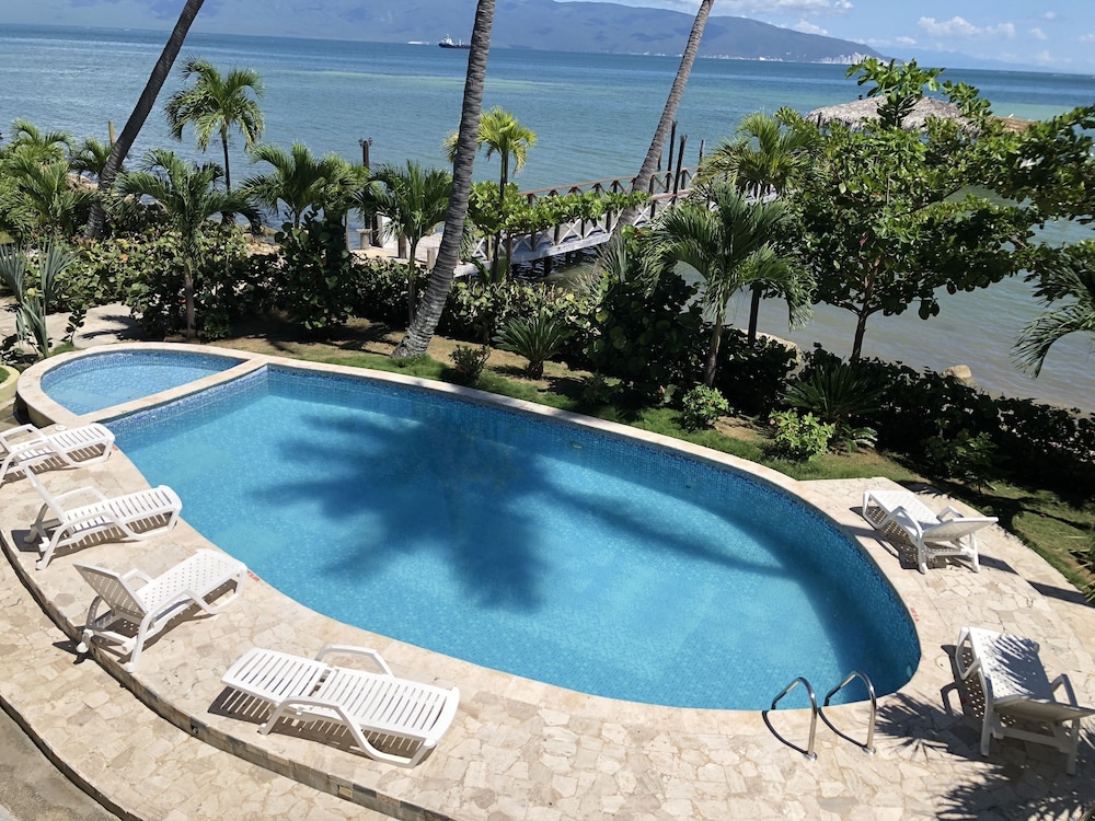 Hotel y Casino Guarocuya — hotel in Santa Cruz De Barahona