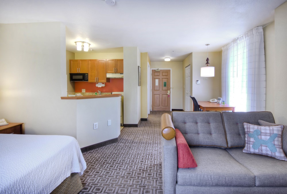 TownePlace Suites by Marriott Raleigh Cary Weston Parkway - photo 14