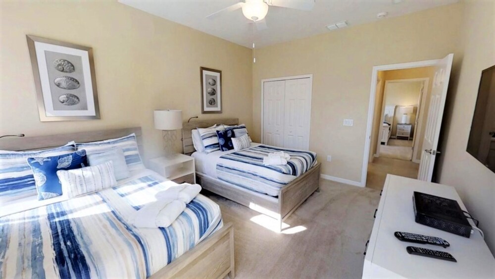 Golden Palms Vacation Resort Eight bedroom - photo 5