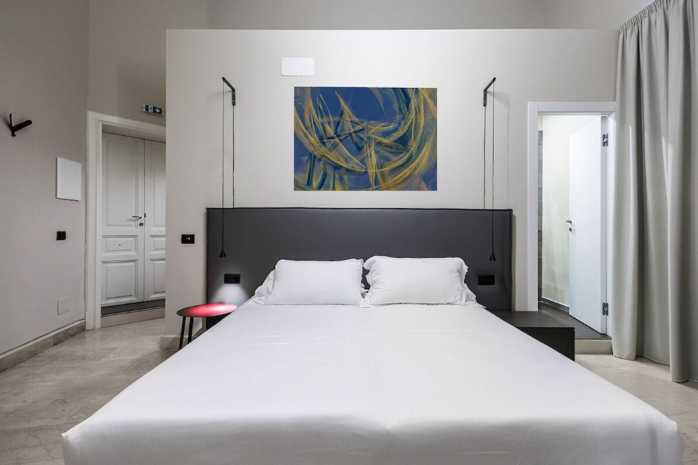 Rv 2.0 — 4-Star Luxury Hotel in Messina, Italy