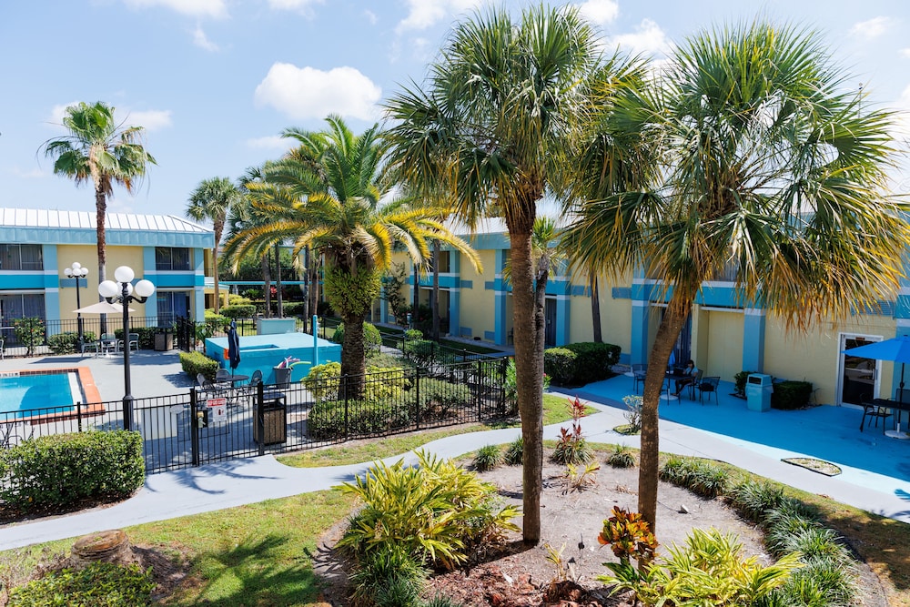 Garnet Inn & Suites Orlando - photo 105