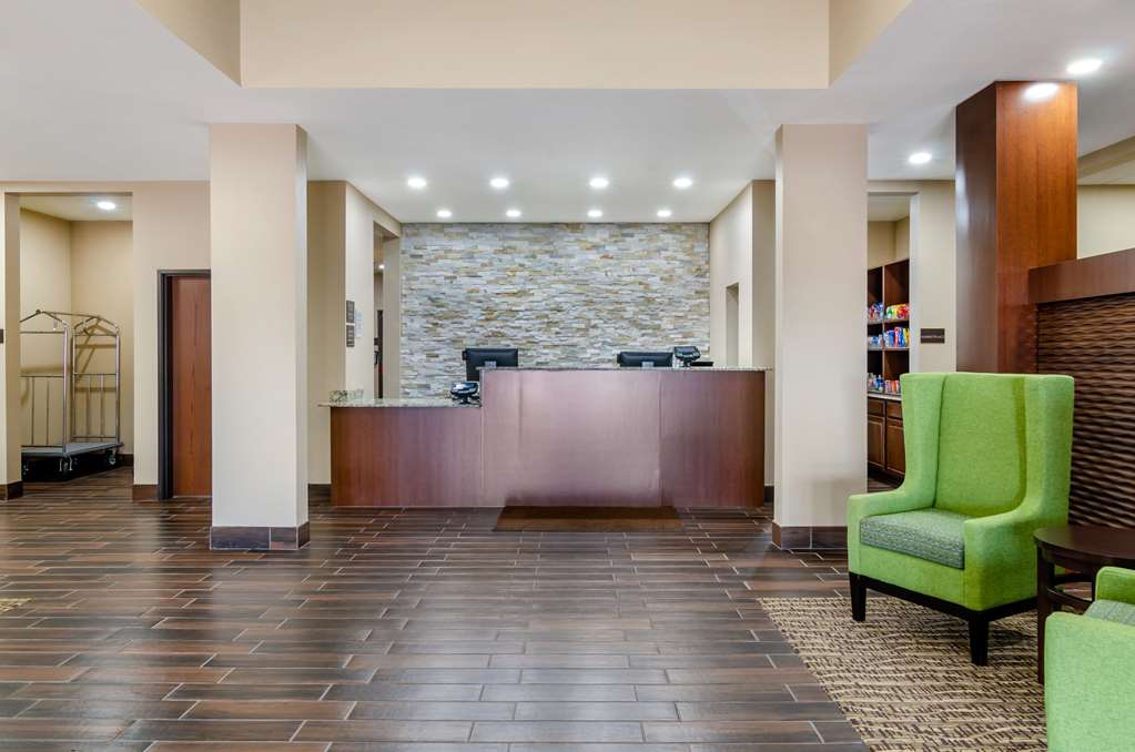 Comfort Inn & Suites Salina North - photo 3