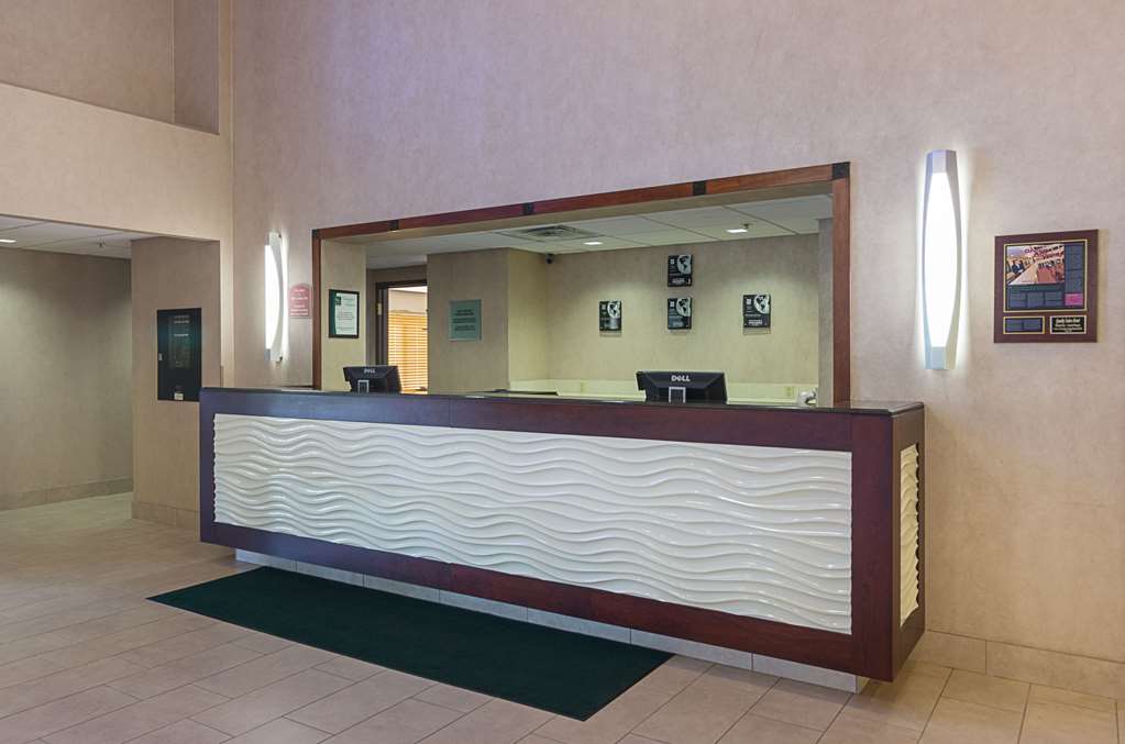 Quality Suites Lansing West - photo 9