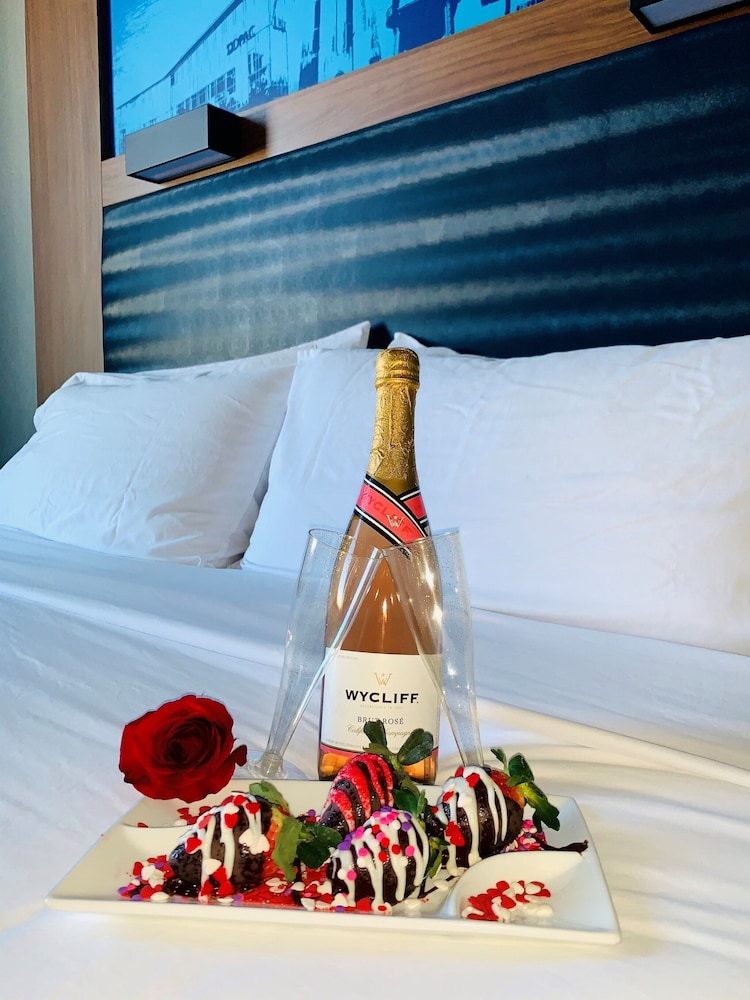 Aloft Durham Downtown - photo 26