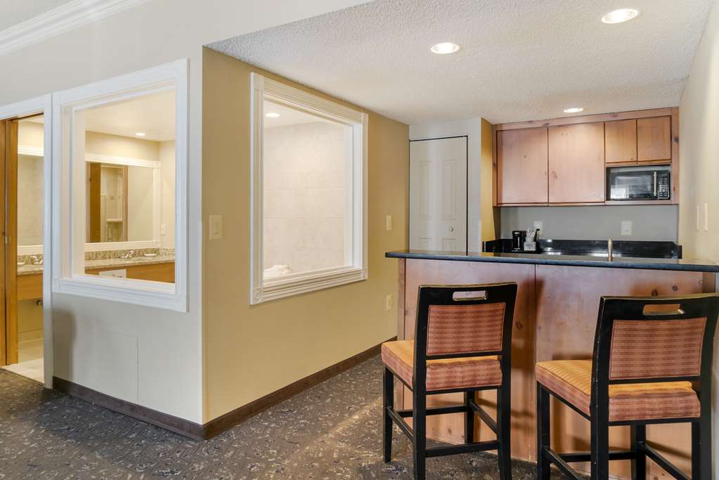 Best Western Greenfield Inn - photo 21