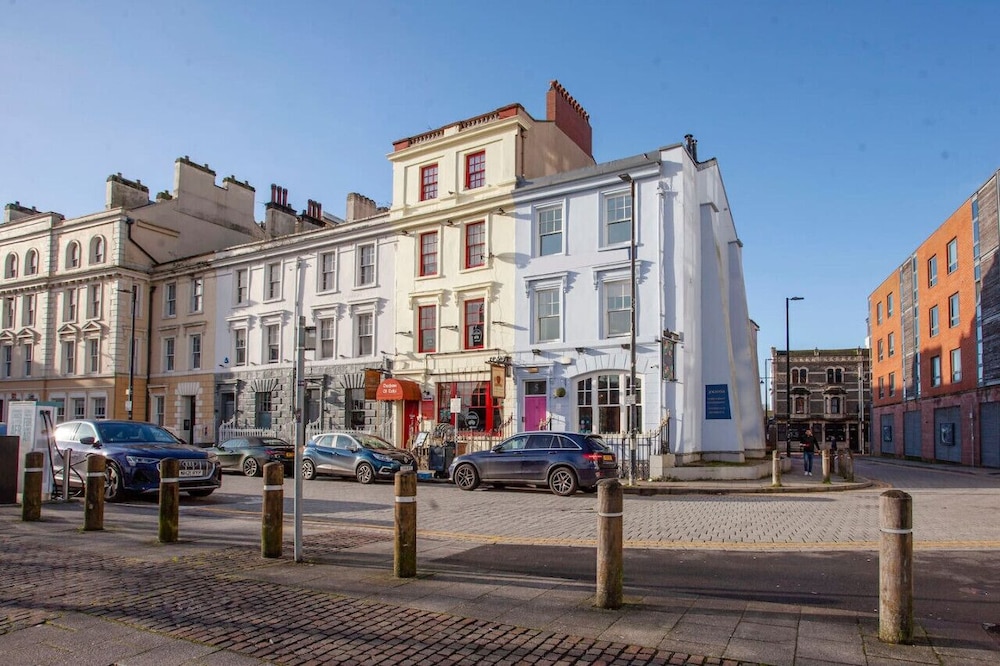 higgihaus #5 5 of 7 Rooms Monday Friday