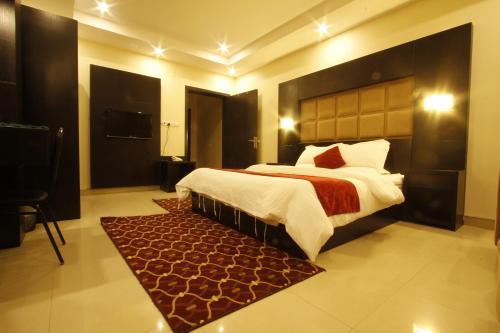 Manazel Al Hamra Apartment 2 — 4-Star Luxury Hotel in Buraydah, Saudi Arabia