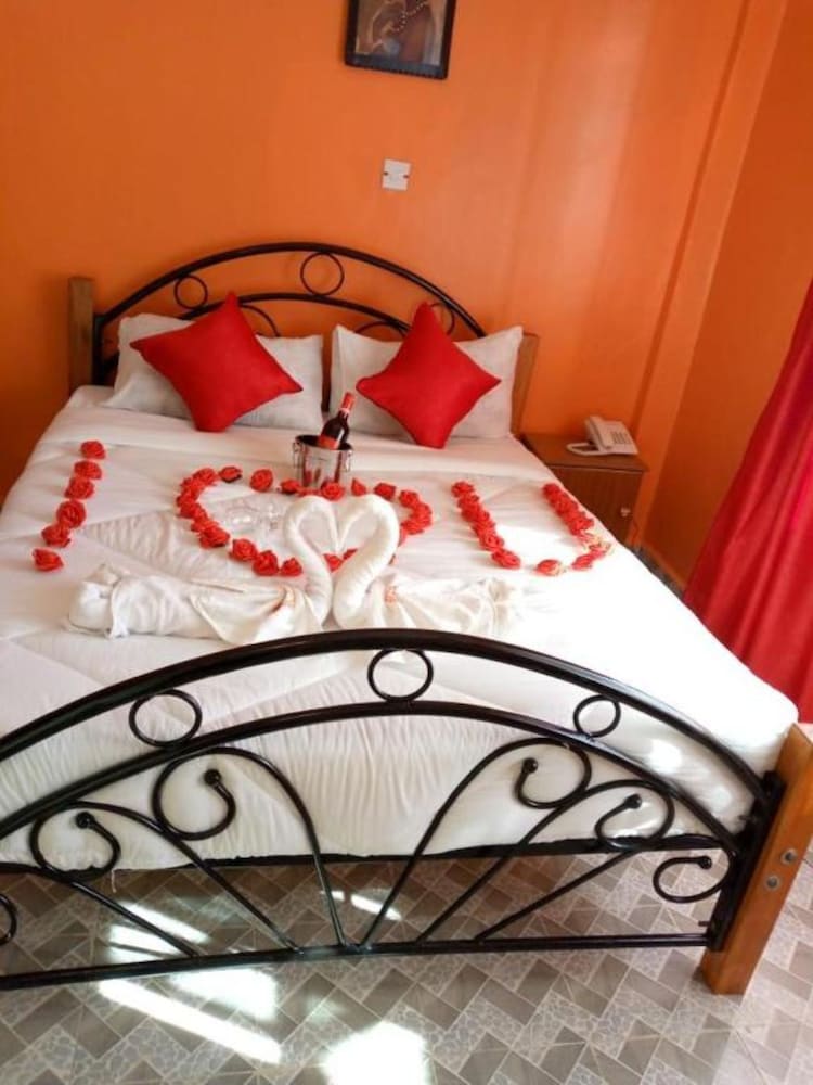 Tango Hotel — hotel in Ol Kalou