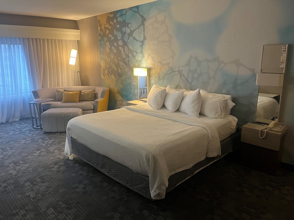 Courtyard by Marriott Erie - photo 6