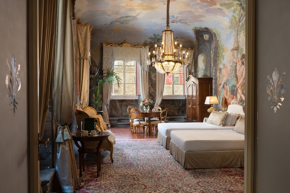Piazza Pitti Palace - carbon neutral hotel in Florence