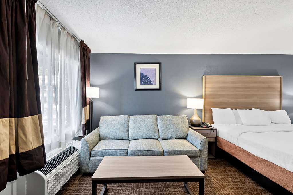 Quality Inn & Suites Fayetteville I 95 - photo 19