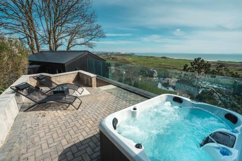 Priory Bay Escapes Visum — 4-Star Luxury Hotel in Tenby, United Kingdom