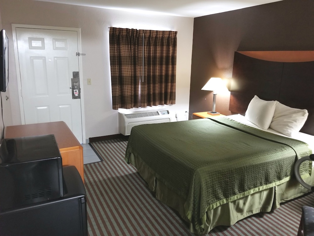 Cypress Inn - carbon neutral hotel in New Roads