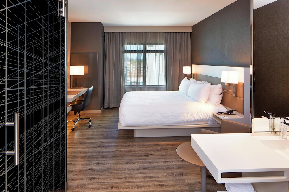 AC Hotel by Marriott Seattle Bellevue Downtown - photo 8