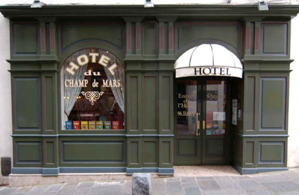 Hotel du Champs de Mars in Saint-Brieuc, France