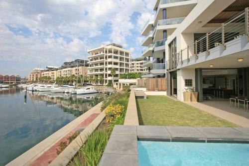 Outstanding V&A Marina Waterfront apartment — 4-Star Luxury Hotel in Cape Town, South Africa