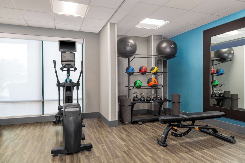 Hampton Inn Martinsburg - photo 41