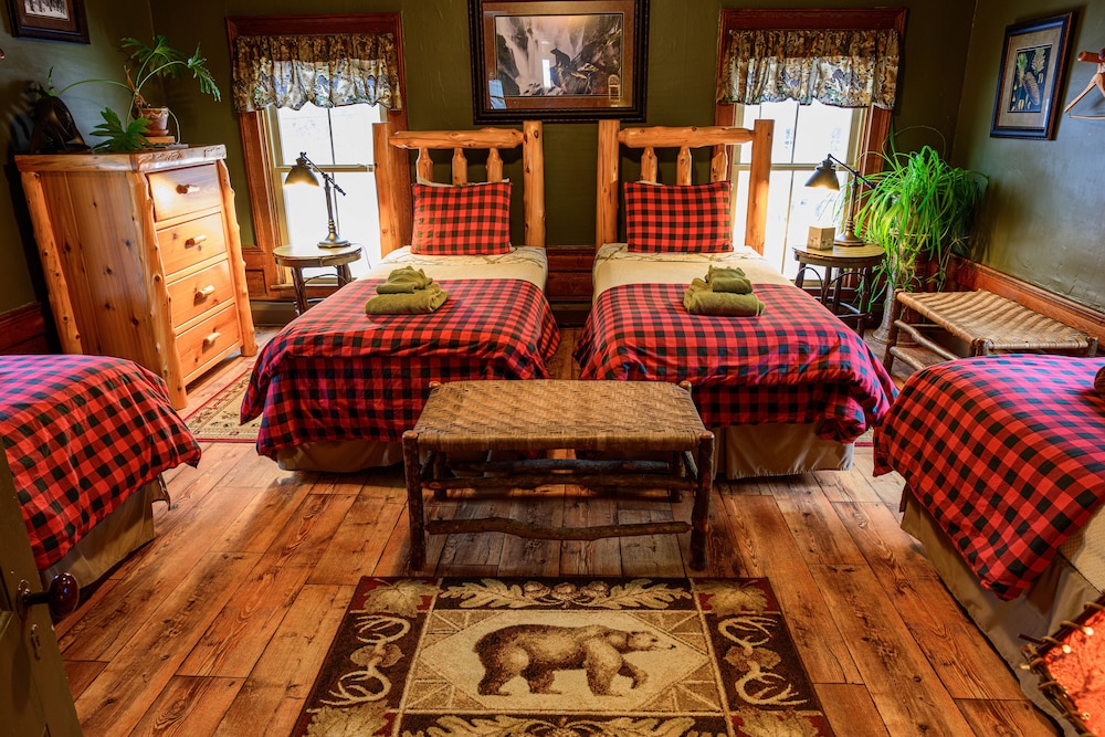 RoosterComb Inn - photo 6
