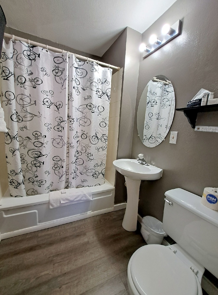 Buffalo Lodge Bicycle Resort - photo 136