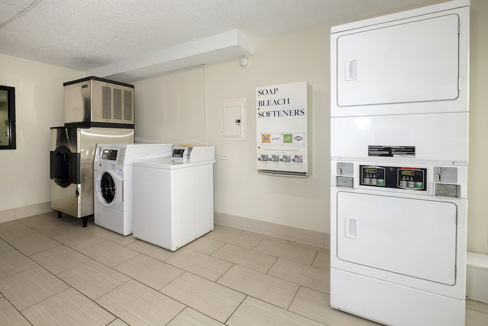 Red Roof Inn Gadsden - photo 32