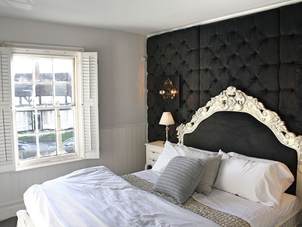 The Bell - carbon neutral hotel in Solihull