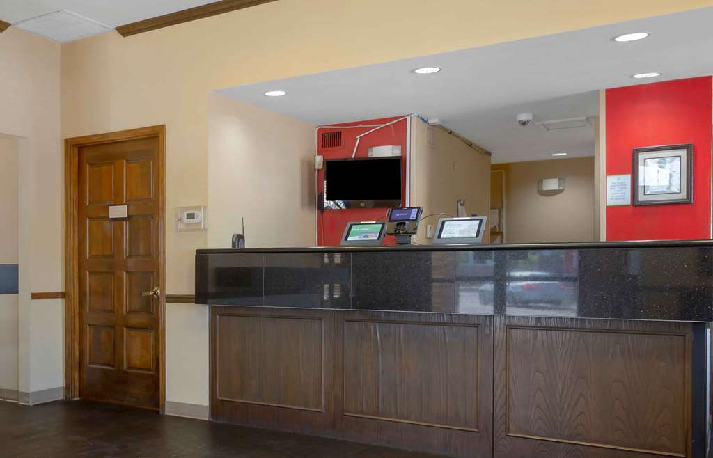 Extended Stay America Select Suites Phoenix Airport E Oak St - photo 5
