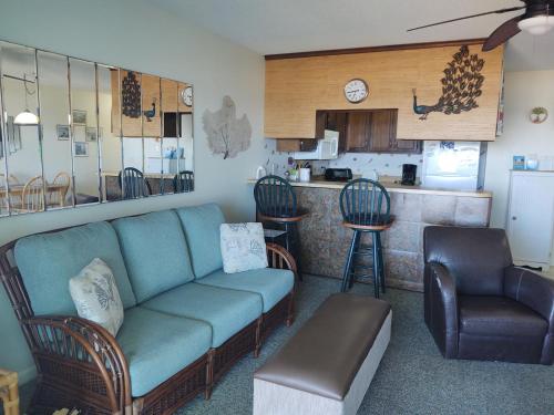 Winds VI F2 by Carolina Beach Realty — 4-Star Luxury Hotel in Carolina Beach, United States