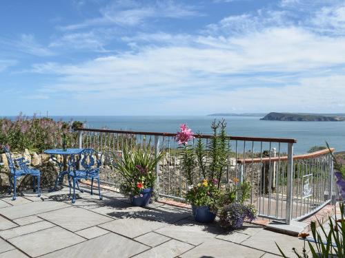 View At The Peak - carbon neutral hotel in Goodwick