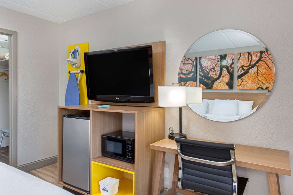 Days Inn By Wyndham Knoxville North - photo 20