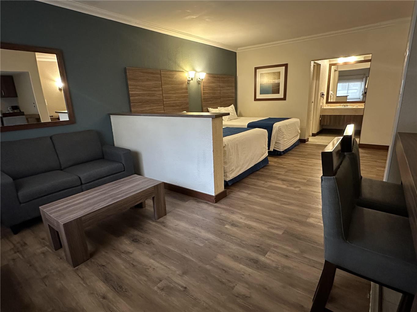 Our junior suite with kitchenette is fully equipped so you can have a worry-free vacation!