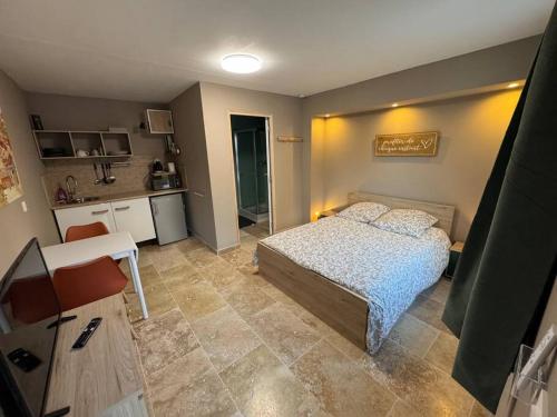 Studio Terrasse — hotel in Mirabel-Aux-Baronnies