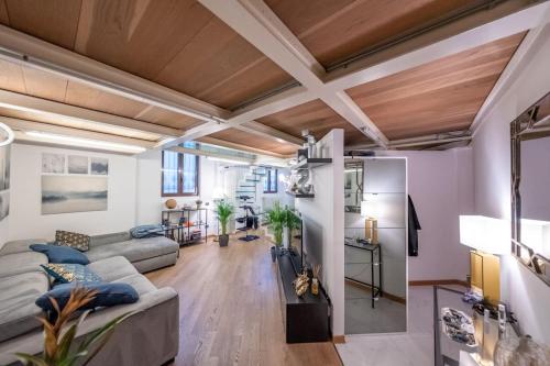 Pvr Guest House — 4-Star Luxury Hotel in Milan, Italy