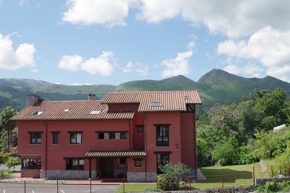 Hotel Rural Porrua — carbon neutral stay, Llanes