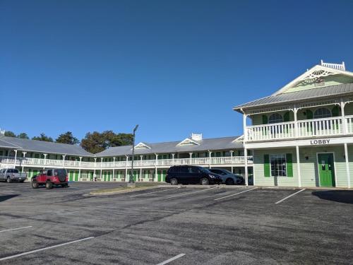 Key West Inn Chatsworth - photo 20