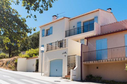 Regina’s Banyuls Les Hibiscus in Banyuls De La Marenda, France