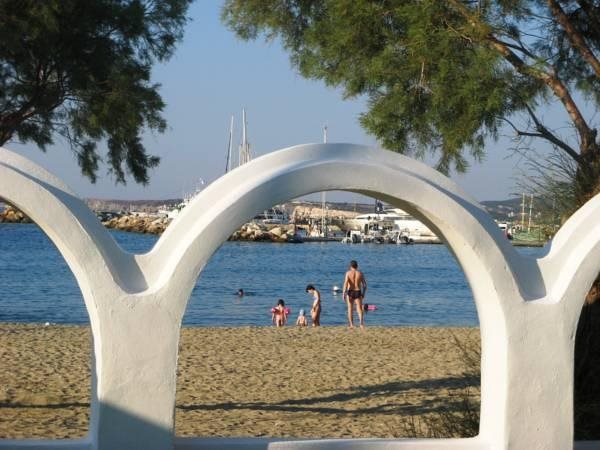 Manis Inn - carbon neutral hotel in Paros