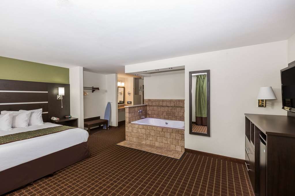Baymont by Wyndham Louisville South I 65 - photo 7