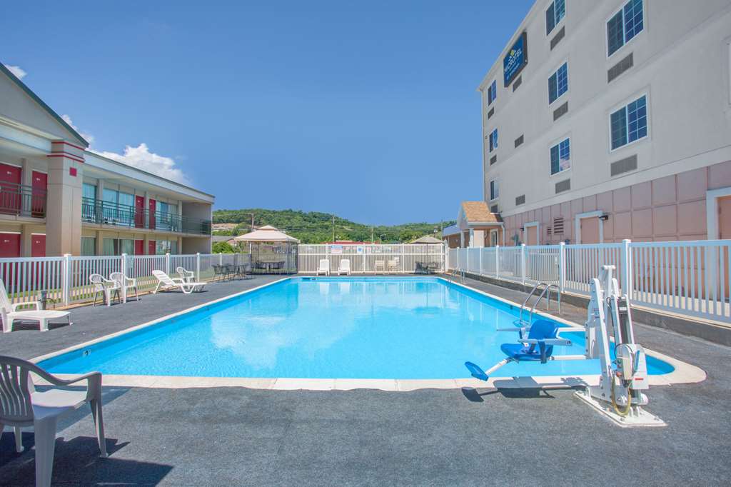 Microtel Inn & Suites by Wyndham Harrisonburg - photo 3