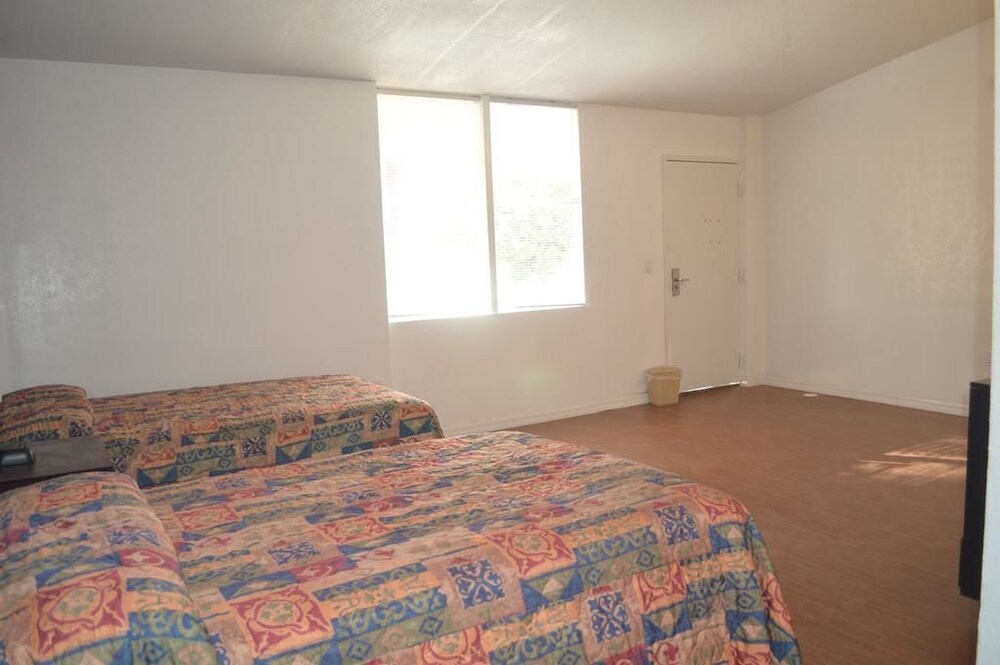 Tarpon Inn - photo 16