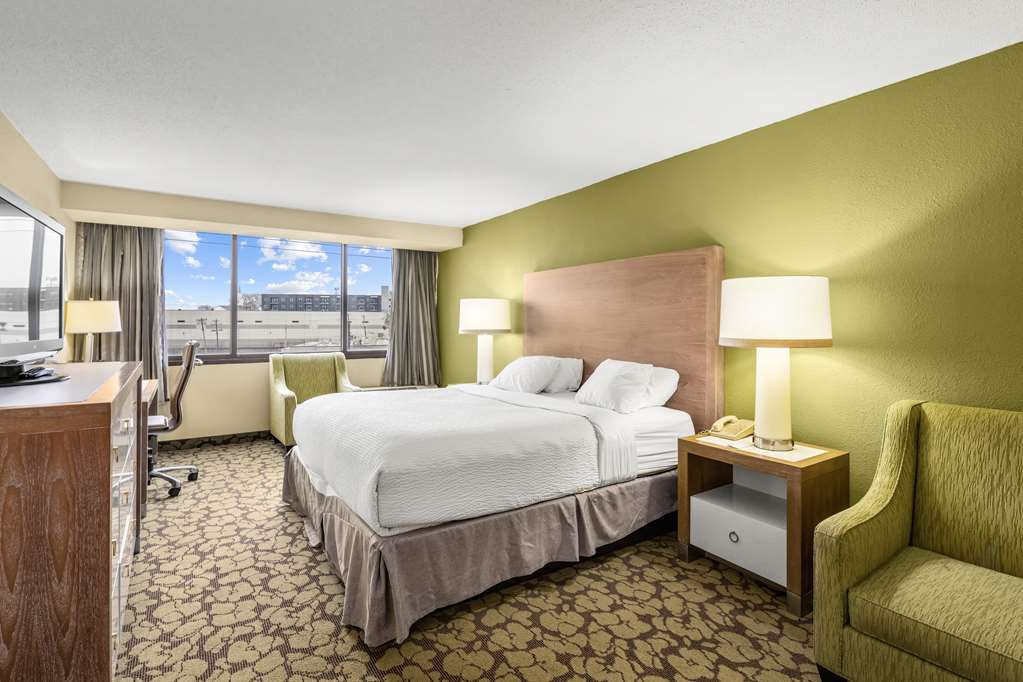 Red Lion Hotel Charlotte - photo 18
